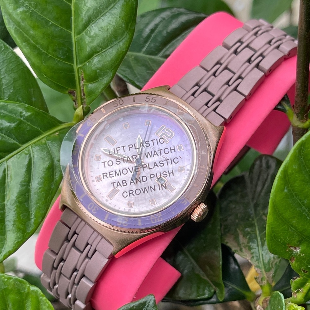 ISAAC MIZRAHI LIVE! Bezel Watch in light Pink - Picture 7 of 14